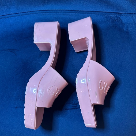 Gucci pink rubber slides size 8.5 - Picture 10 of 10